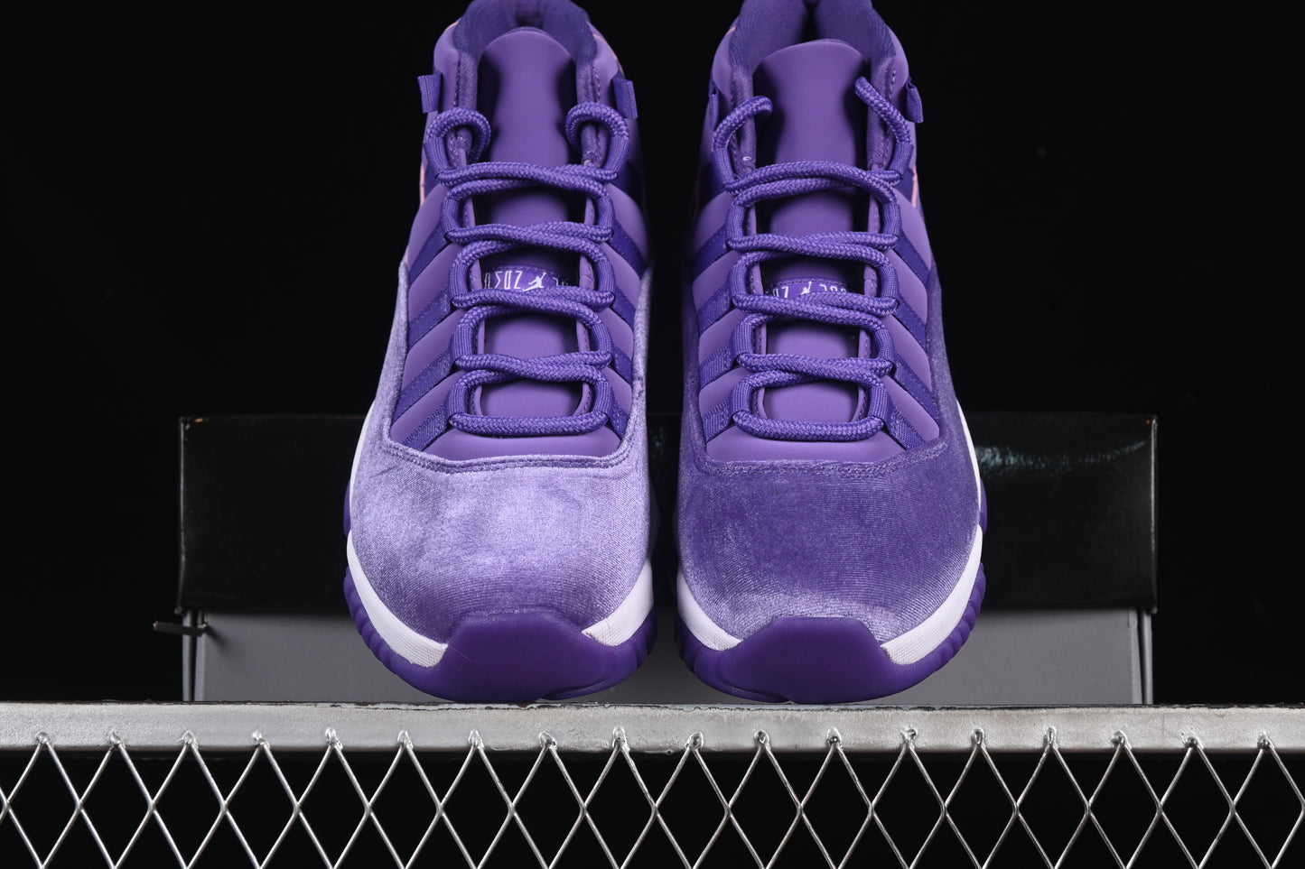 AJ11 Mid
