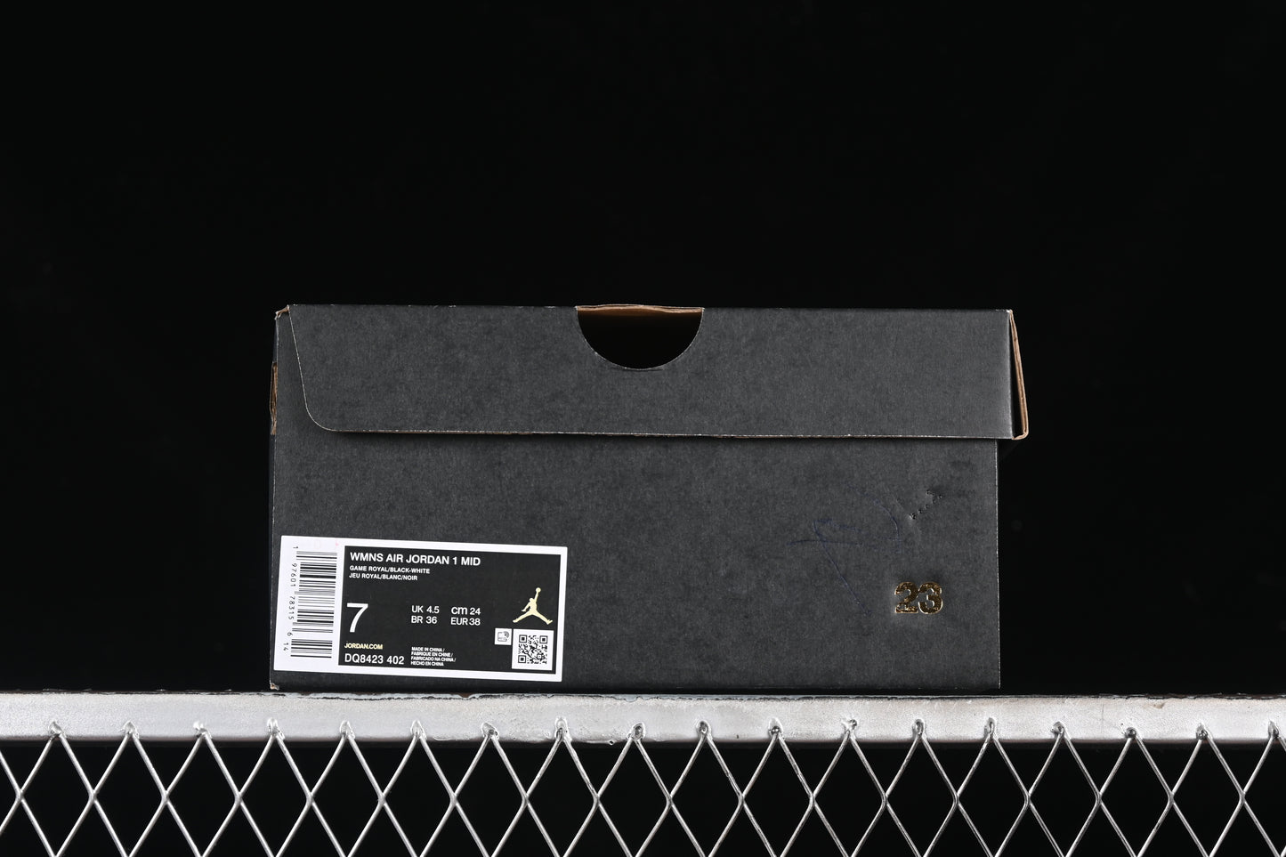 AJ1 Mid