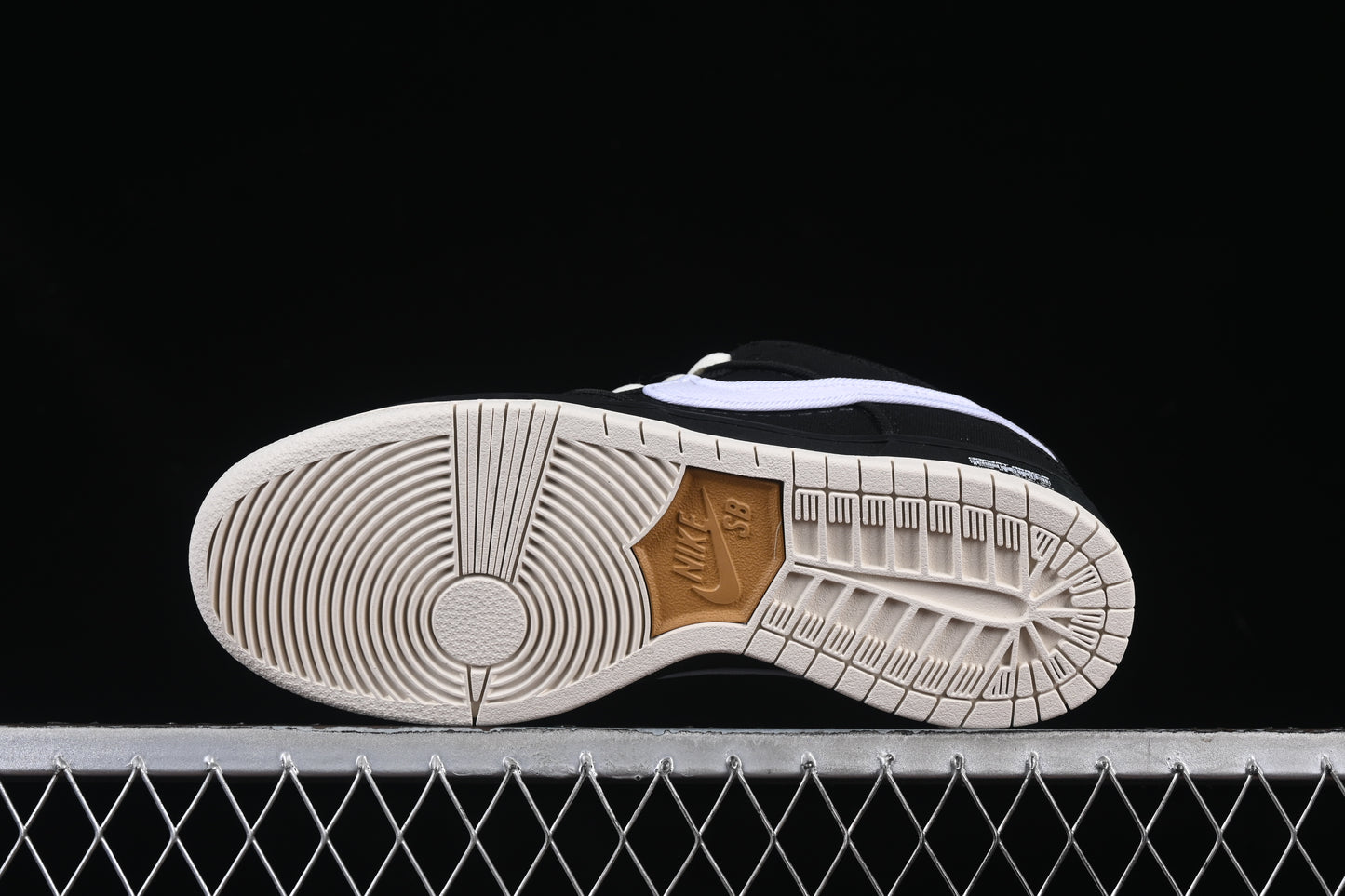 SB Dunk Low Premium
