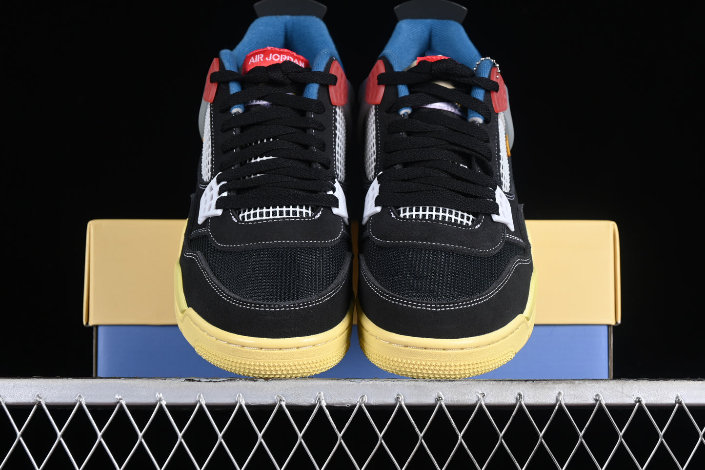 AJ4 Retro